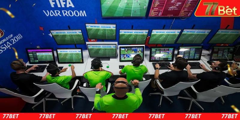 Tìm hiểu chi tiết var trong bóng đá là gì